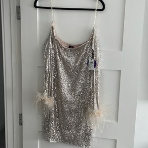 Long sleeve off the shoulder sequin Windsor short dress